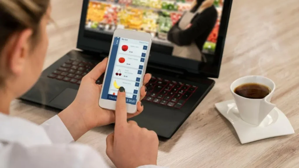 Indícame el camino a la tienda de alimentos más cercana